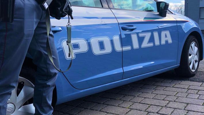 Ricercato per truffe con un Mandato d&rsquo;Arresto Europeo: arrestato in un hotel a Parma