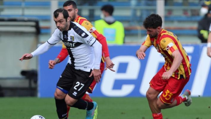 Tifoso del Lecce aggredito dopo il match al Tardini: condannati 4 ultras parmigiani
