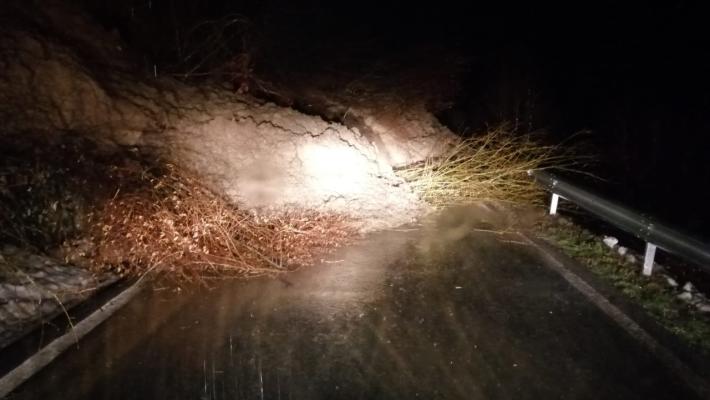 Frane, chiuse le provinciali a Cacciarasca (Albareto) e tra Casarola e Riana. Intervento anche nel Nevianese
