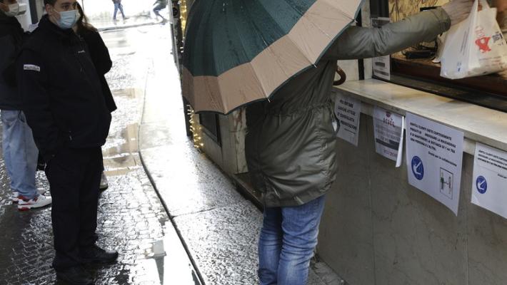 Da Pepèn il vigilante contro gli assembramenti