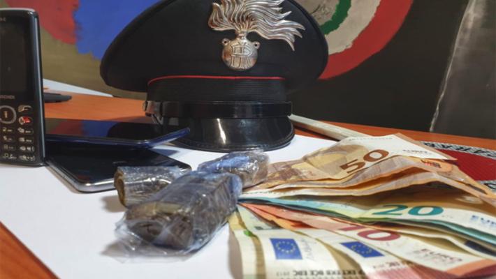 "Setacciato" il Parco Ducale: arrestato spacciatore con diverse dosi e sequestrati altri 50 grammi di hashish