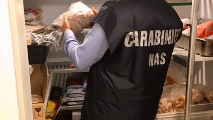 I Nas sequestrano 30 kg di carne mal conservata in una macelleria etnica
