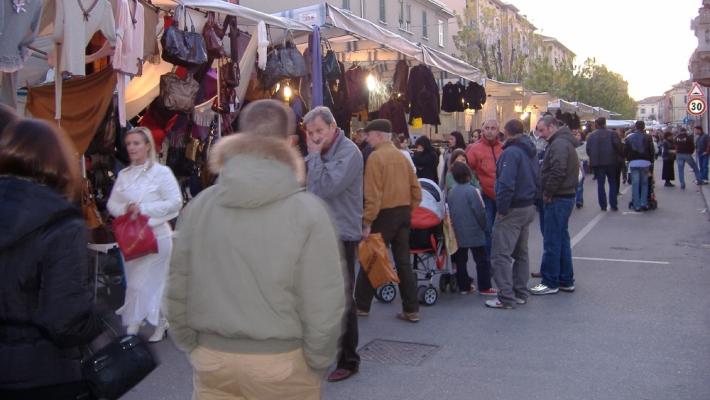 Mercato di Forte dei Marmi, attrito con Parma