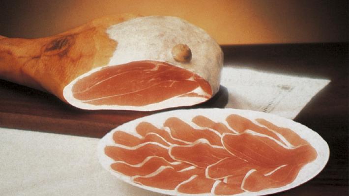 Il consorzio del &laquo;Parma&raquo; querela un'ambientalista