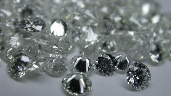 Da Tiffany stop a nuovi diamanti estratti in Russia