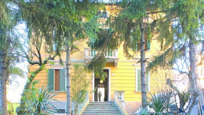 Don Cocconi: «Aiutateci e vi restituiamo i soldi con gli interessi»