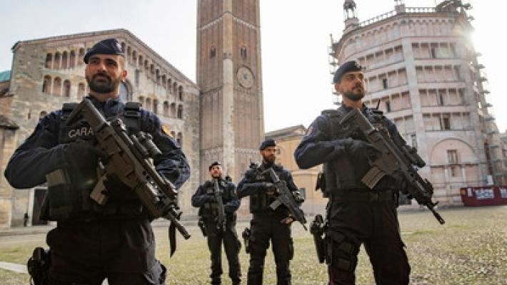 Squadre speciali a controllare la città