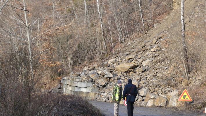 Bedonia, esplosivi per fermare la frana