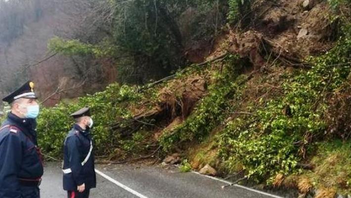 Frana sulla statale 12, Abetone isolato dal lato Toscana