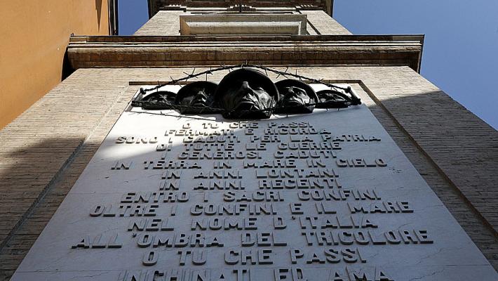 Il Centro studi movimenti: "Negazionisti? No, facciamo il nostro mestiere: contestualizziamo"