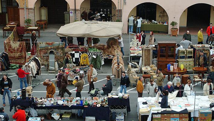 Domenica torna il mercato dell’antiquariato: ecco come