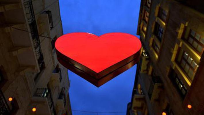 A San Valentino boom di truffe on line su regali