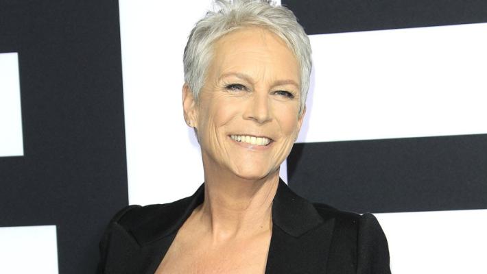 Jamie Lee Curtis contro Zuckerberg: "La mia immagine alterata dall'AI"