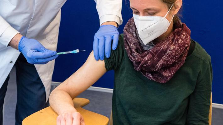«Aderire alla campagna vaccinale è un impegno morale, ma è necessaria un'organizzazione»