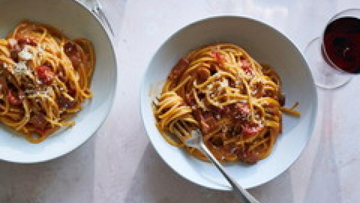 Carbonara affumicata al pomodoro: così il New York Times agita web e social