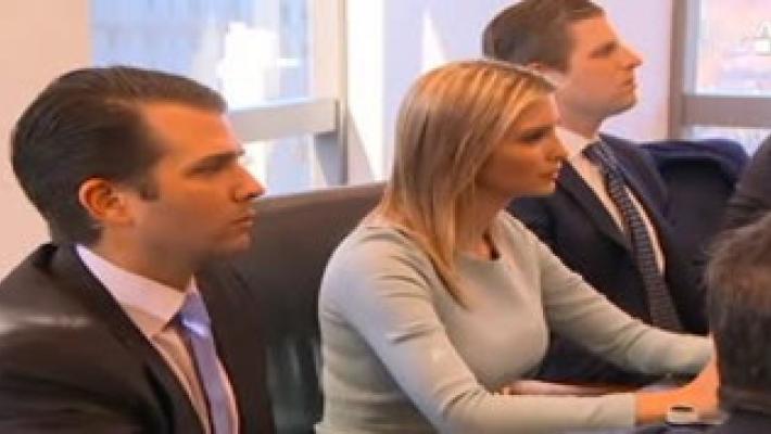 Dietrofront Bannon, 'sostengo Trump, figlio e' patriota'