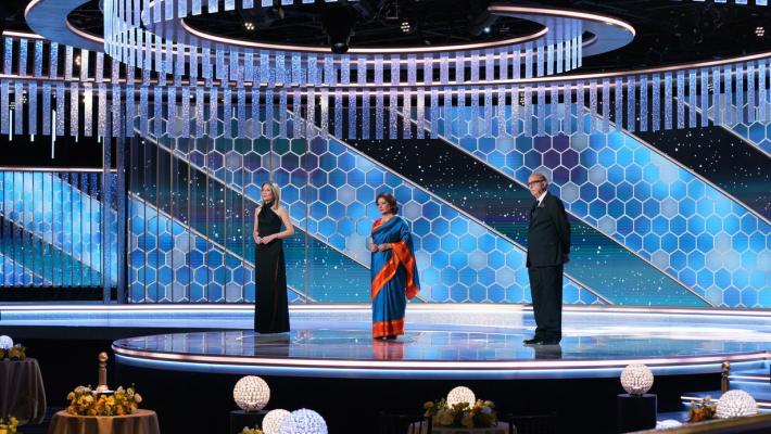 Golden Globes, vince una donna dopo 37 anni: Chloe Zhao. La miglior canzone è della Pausini 