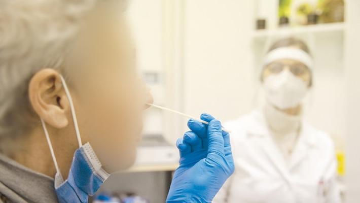 Boom di tamponi rapidi: fino a una settimana di attesa