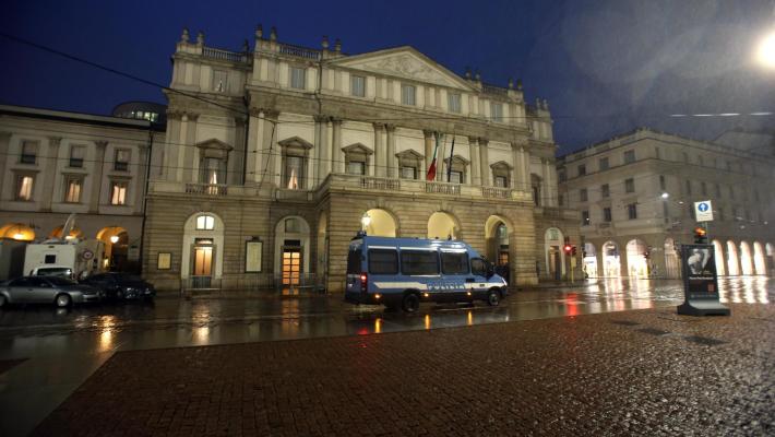 Focolaio alla Scala: 35 ballerini e 3 membri della direzione contagiati