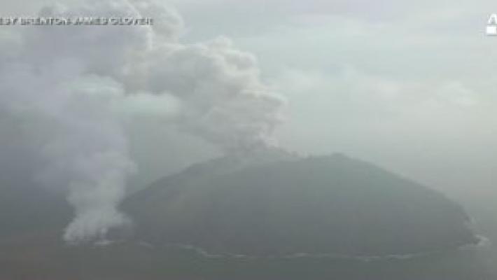 Eruzione vulcano Papua Nuova, voli cancellati. Allarme Tsunami Video