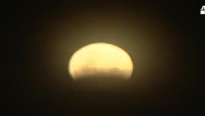 L'eclissi della superluna rossa e blu