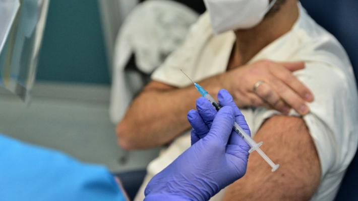 Vaccino: da luned&igrave; 15 le prenotazioni per 75-79 anni. Tutte le info