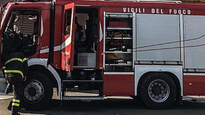 Incendio alla ex   fornace di Felegara, quella dell'allarme "eternit sulle coperture"