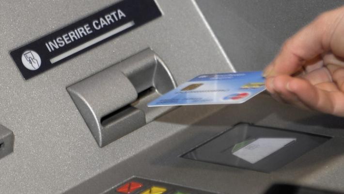 Preleva 1.000 euro dal conto di un disabile: 80enne condannato