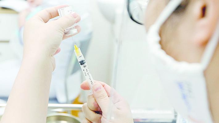 Vaccini: la lentezza pachidermica dell'Europa