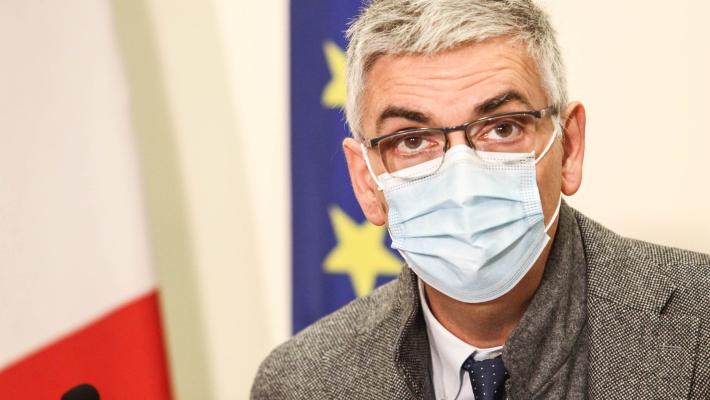 Brusaferro, lieve calo curva, primi segni inversione trend 