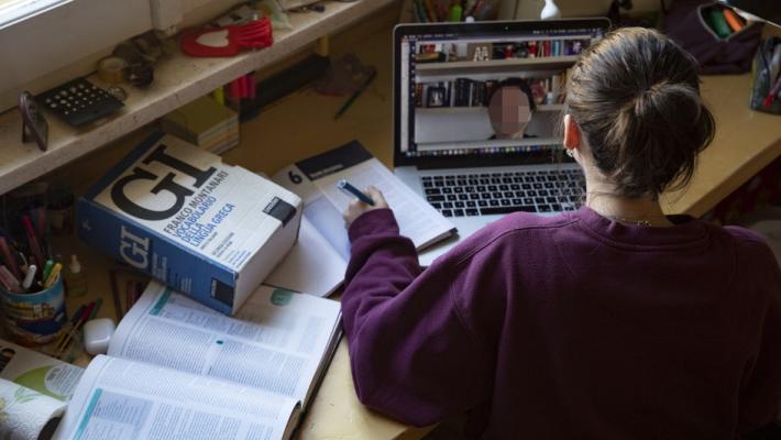 Una mamma di Bezze: «Senza linea telefonica da 15 giorni, i miei figli costretti a seguire la dad a casa di una vicina»