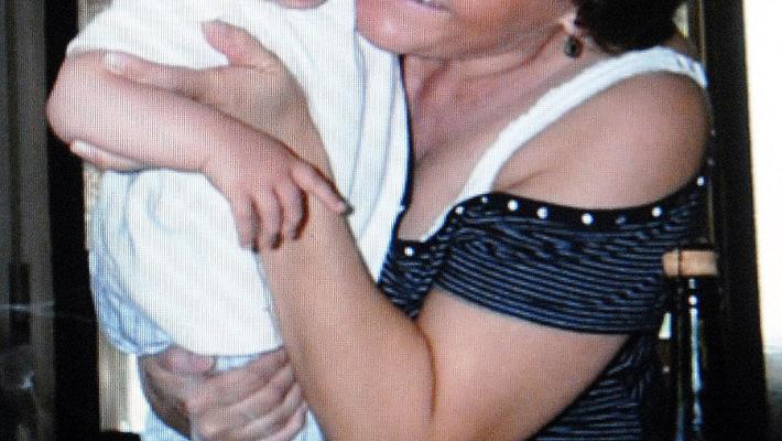 La mamma: «Penso a come potrebbe essere ora Tommy,  ma per i rapitori  non provo nulla»  