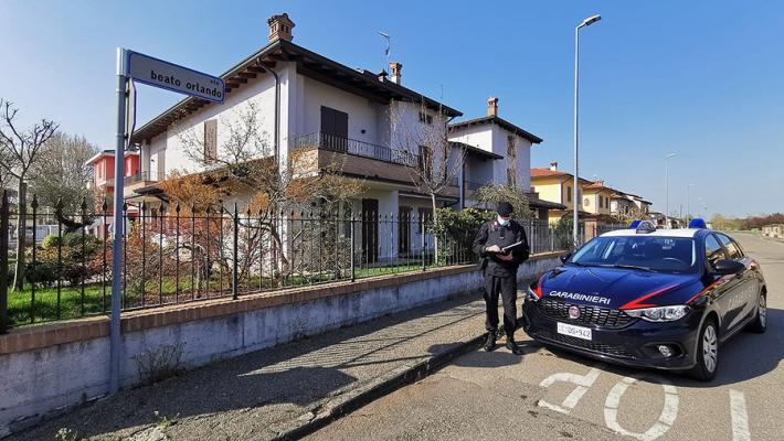 Busseto, arrestata una coppia di sinti specializzata nel rubare oggetti preziosi con la tecnica "dell'abbraccio"