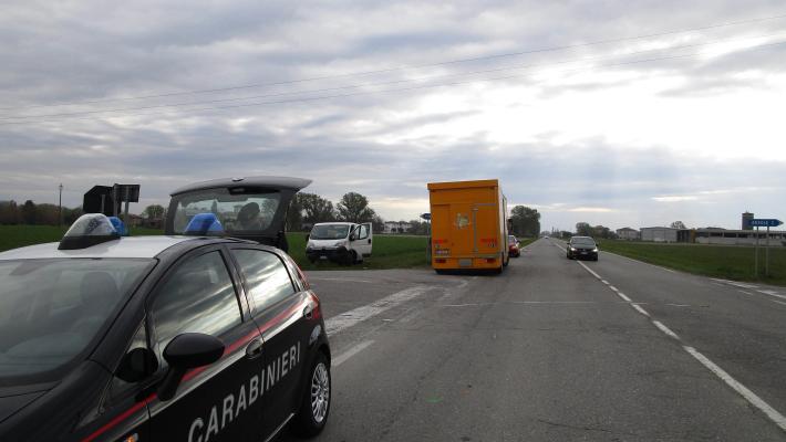 Scontro fra due furgoni a  Pieveottoville: un ferito lieve