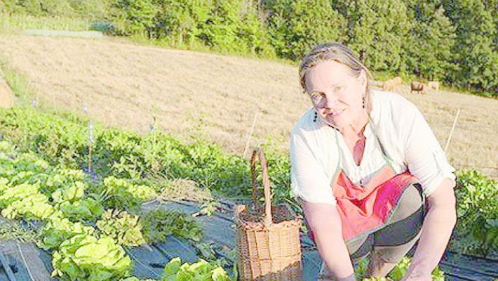 Iris:  «Lavoro con il sorriso, la vita  in campagna è  felicità»