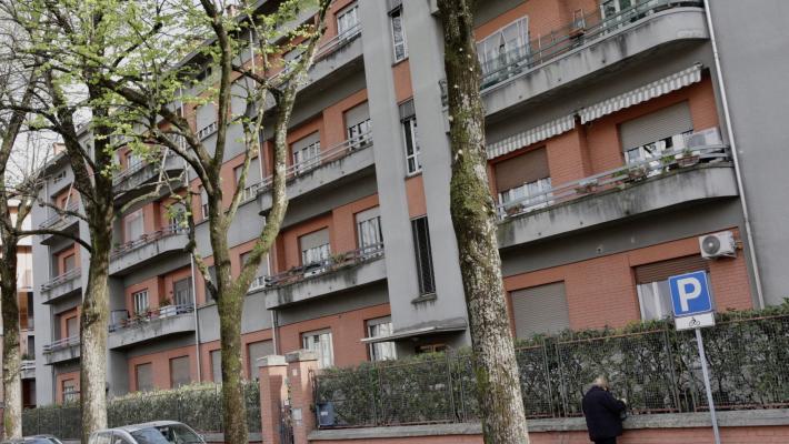 Due palazzi Acer nel mirino dei ladri