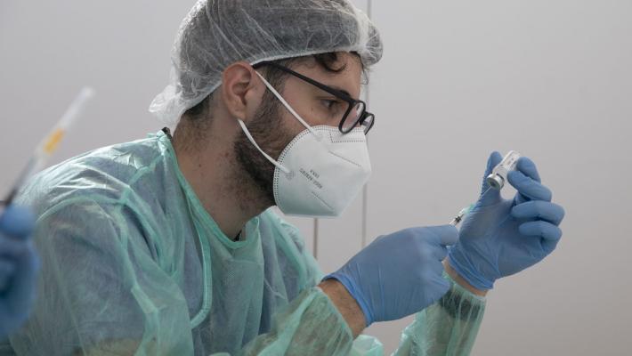 Al via le vaccinazioni per gli over 70: 8.350 prenotazioni in un giorno