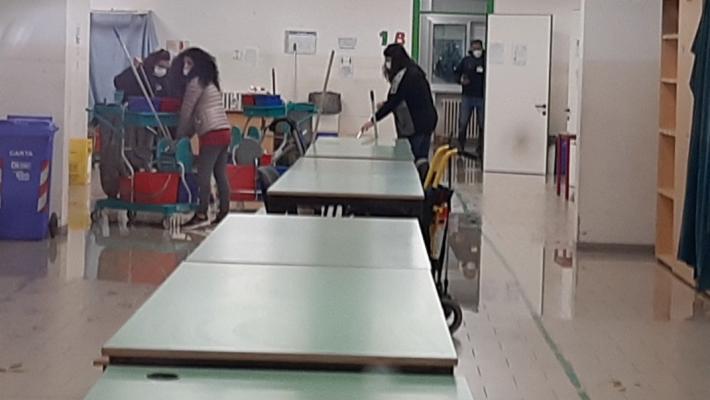 Allagato un piano della scuola Bottego: parte degli alunni deve tornare a casa