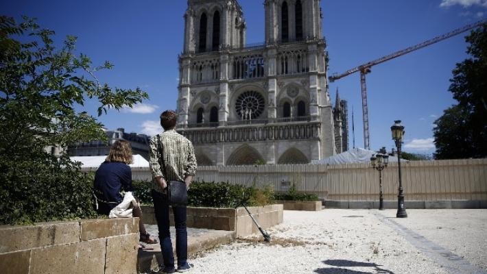 La ministra: "Notre-Dame riaprirà nel 2024"