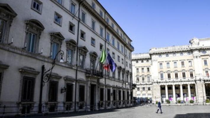 Def, il Cdm dà il via libera allo scostamento per 40 mld