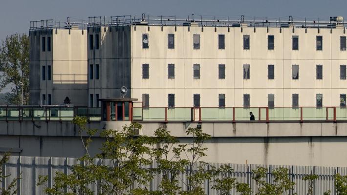 Il Dap: &laquo;Via il medico che ha lanciato l'allarme Covid  in carcere&raquo;