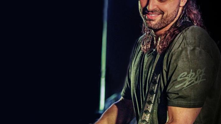 Bertoli, canzone contro i no vax