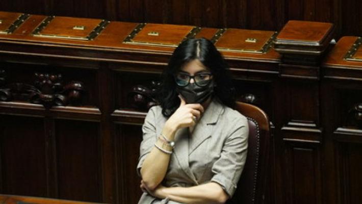 Droga, Dadone "Un giovane al giorno muore per overdose"