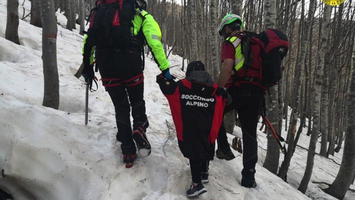 Una famiglia con una bimba di 4 anni bloccata dalla neve al lago di Ballano: salvati dal soccorso alpino