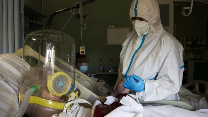 Meschi e Rossi: «Il calo dei contagi? Lento. Troppa gente senza mascherina»