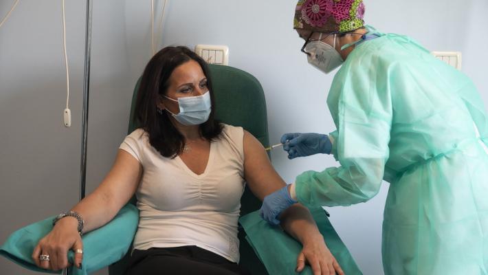 Reithera: per gli anticorpi arriva la «prova del nove». A Parma