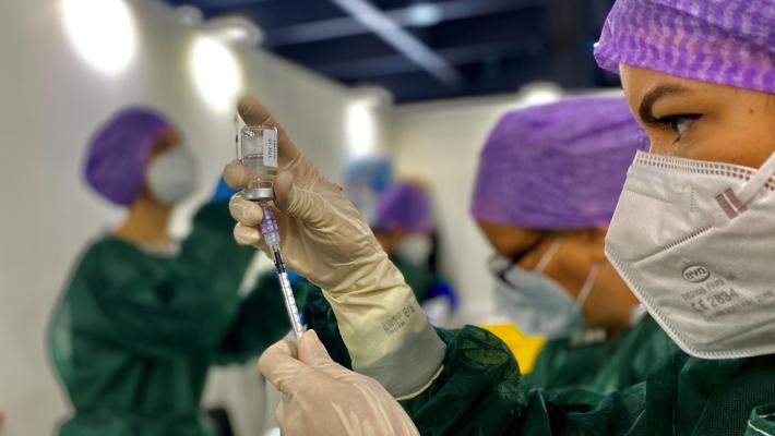Vaccinazioni per i 50-54enni: i medici di base temono il caos