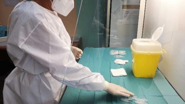 Il governatore della Toscana: "Vaccinazioni anche ai turisti se ci arrivano pi&ugrave; dosi"