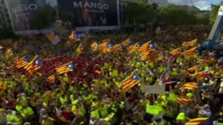 Catalogna: Madrid prende controllo finanze Barcellona