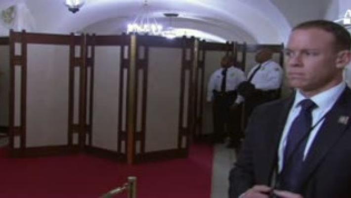 Trump spunta a sorpresa: urla da stadio alla Casa Bianca